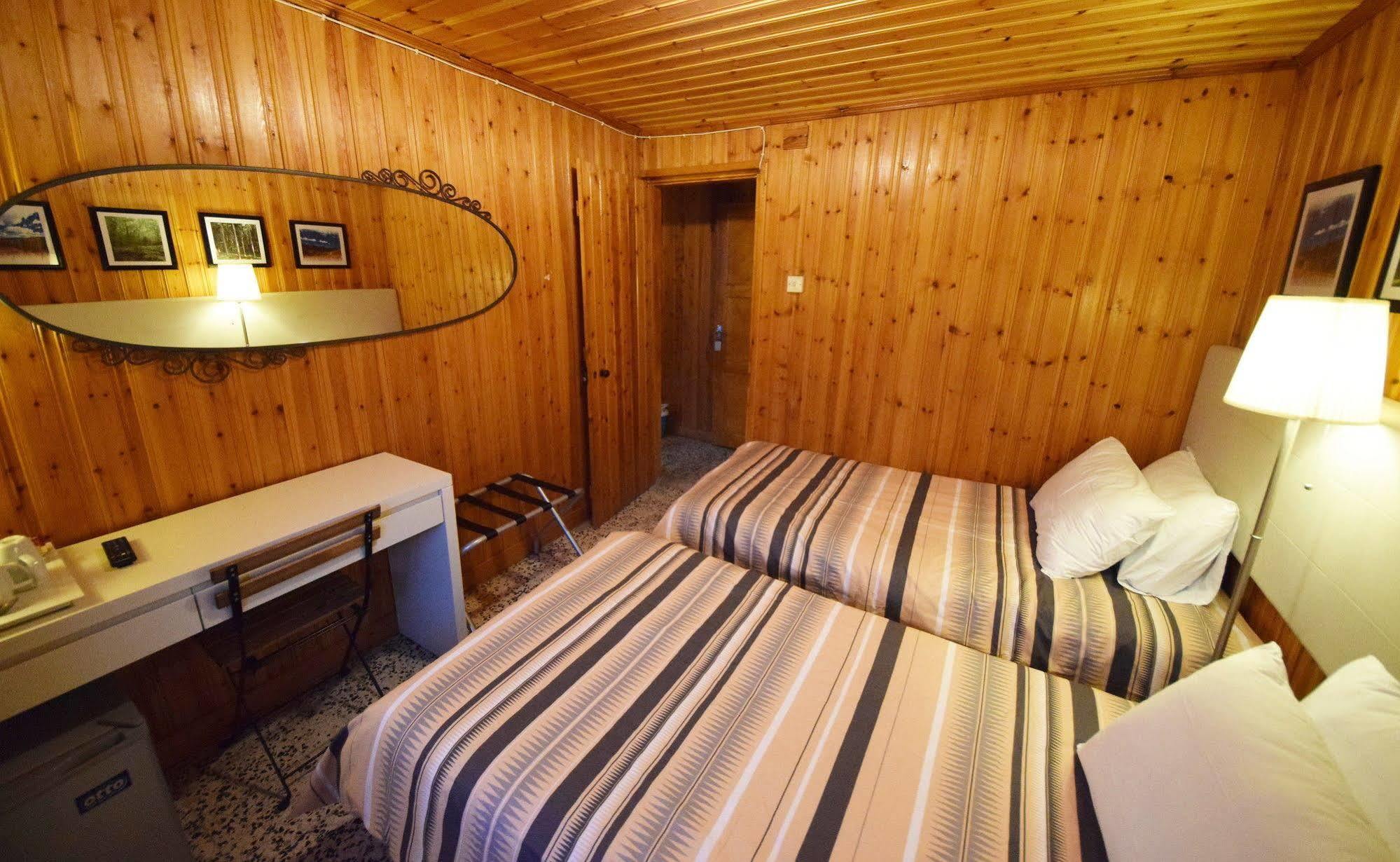 Hotel Christys Palace Pedhoulas